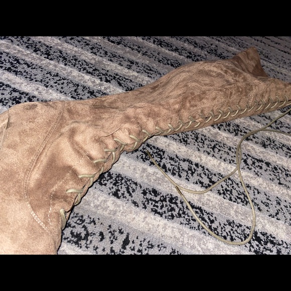 Tan thigh high boots. Never worn! Only tried on. Perfect condition!! - Picture 4 of 5